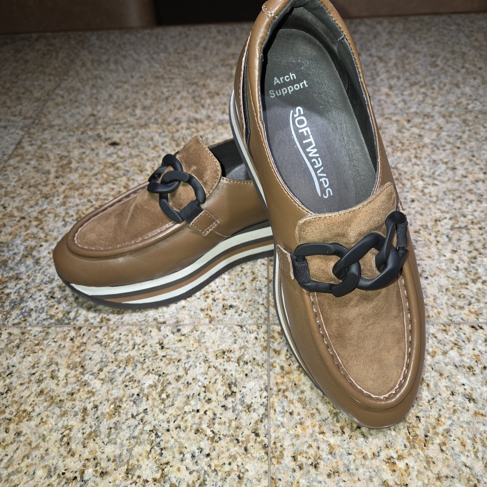 Softwaves Women's Tan Wedges with Black Accent